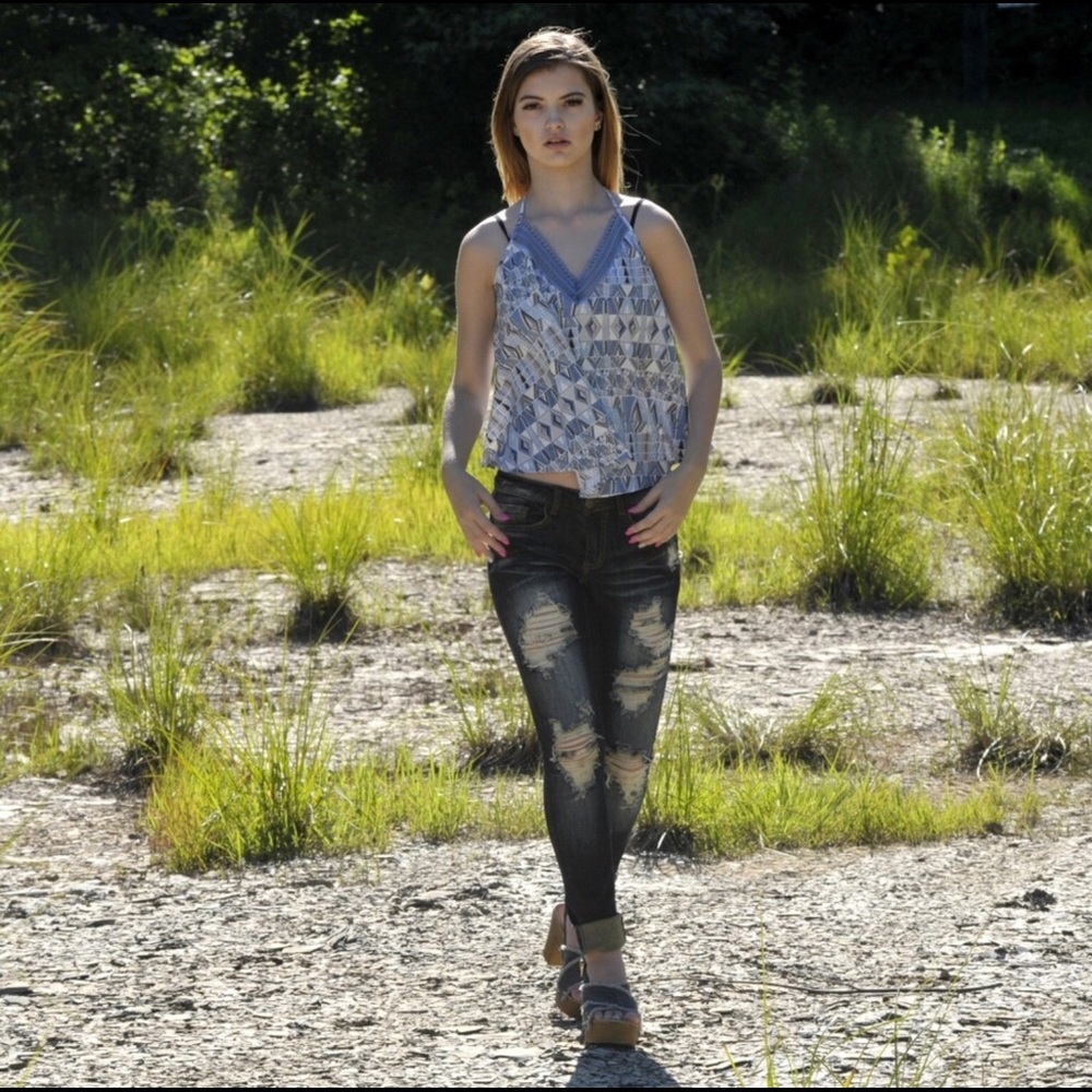 🔥SALE🔥LAST 1💖DESTROYED DARK-WASH SKINNY JEANS - Picture 2 of 8
